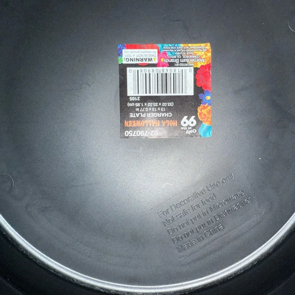 Black Skull Party Plate